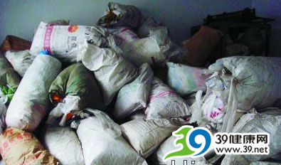 不法塑料回收企業(yè)垃圾制成醫(yī)療用品(圖)