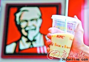 肯德基售價6.5元的冰豆漿。 記者莫偉濃 實習生蘇俊杰 攝