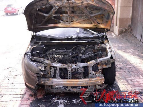 <b>案例二:福瑞迪深夜無故自燃廠家稱不存在質(zhì)量問題</b> <b>案例二:福瑞迪深夜無故自燃廠家稱不存在質(zhì)量問題</b>