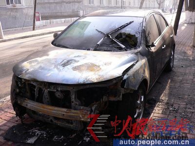 東風(fēng)悅達起亞車頻頻自燃車主守在4S店門前維權(quán)