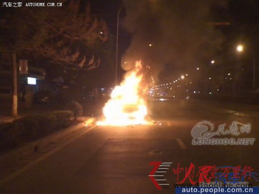 東風(fēng)悅達起亞車頻頻自燃車主守在4S店門前維權(quán)