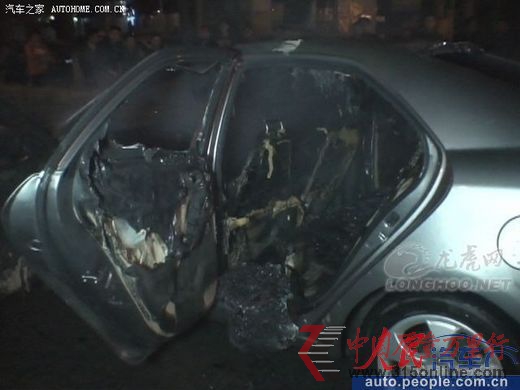 東風(fēng)悅達起亞車頻頻自燃車主守在4S店門前維權(quán)